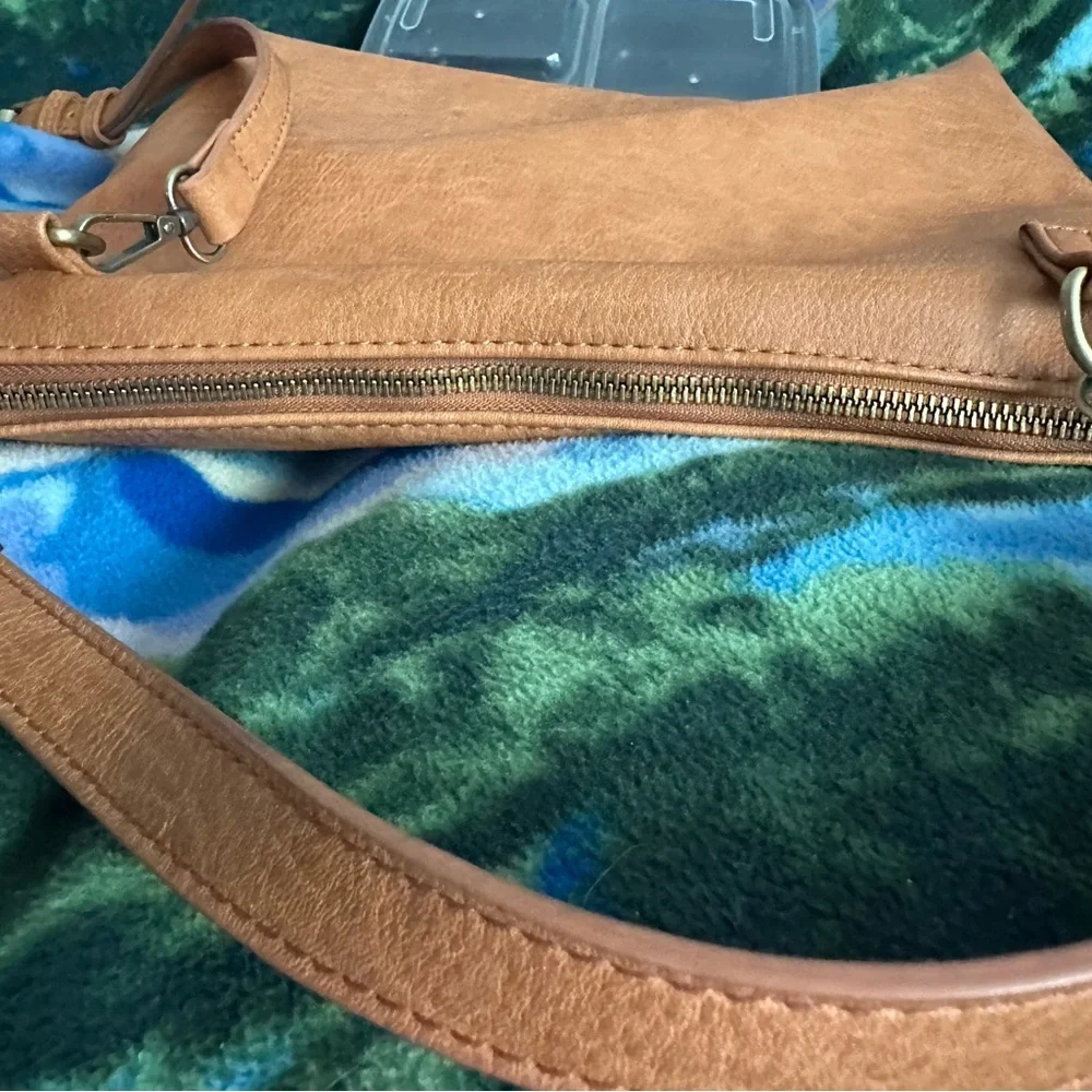 Antik Kraft Brown vegan leather crossbody bag (orange toned brown ) - Picture 5 of 7